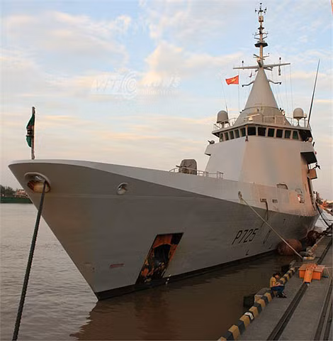 Tàu tuần tra ven biển L'Adroit thuộc lớp Gowind trong chuyến thăm Hải Phòng năm ngoái.