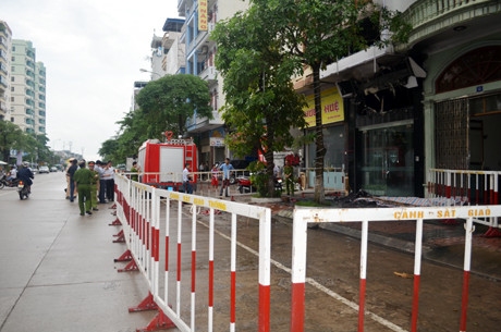 Bảo vệ hiện trường vụ cháy.