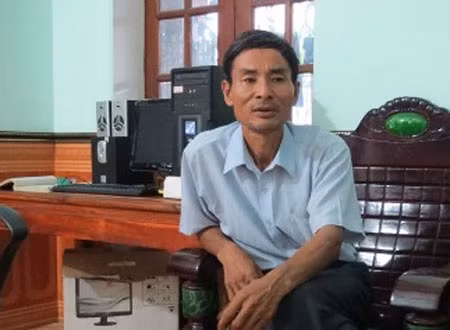 Lão nông Hoàng Văn Toán.