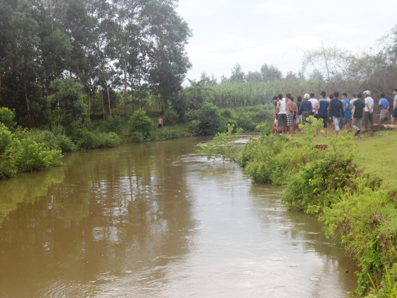 Khúc sông nơi xảy ra vụ chết đuối.