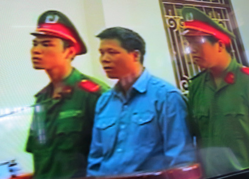 Bị cáo Đoàn Văn Quý cho rằng việc dùng đạn cỡ nhỏ (đạn bắn chim) không thể gây chết người.