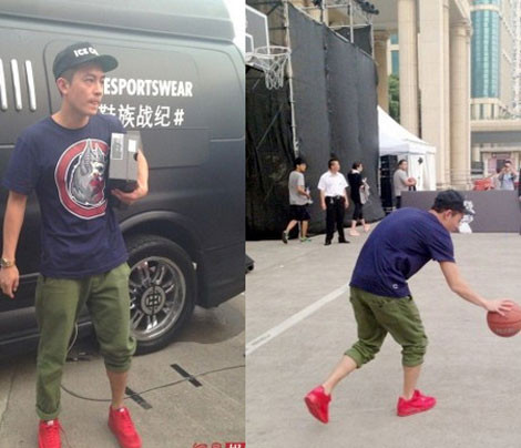 Ngôi sao một thời chơi bóng trên đường để thu hút khách hàng.