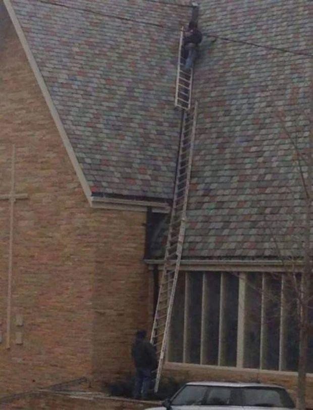 br/> Người ta có câu "khôn ba năm dại một giờ", bên ngoài việc ám chỉ những hành động thiếu sáng suốt ở phút cuối có thể phá hỏng cả một quá trình cố gắng, còn có nghĩa rằng ai cũng có những lúc "ngốc nghếch" không ngờ, chẳng hạn những con người dưới đây là ví dụ vô cùng tiêu biểu. Ảnh: Người ta nói "phụ nữ thường sống thọ hơn đàn ông" là có lý do cả.