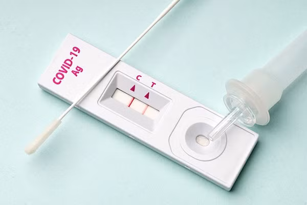 Ly do dan ong co nguy co chet vi COVID-19 cao hon phu nu