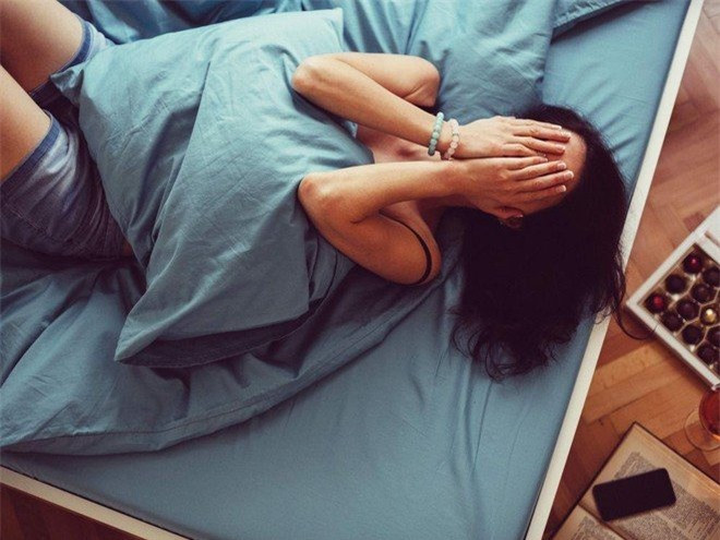 Bat mi vai meo giup phuc hoi lan da sau nhung dem tiec tung