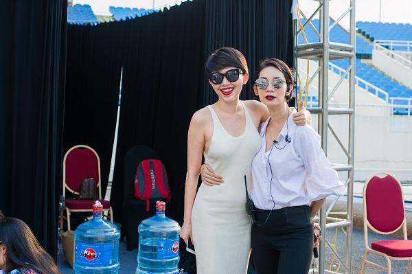 Toc Tien cao 1m68 van “be nhu keo” ben nguoi dan ong quyen luc-Hinh-12