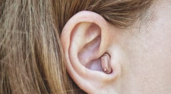 Thuong xuyen ngua o lo tai, coi chung dau hieu cua 4 loai benh-Hinh-4