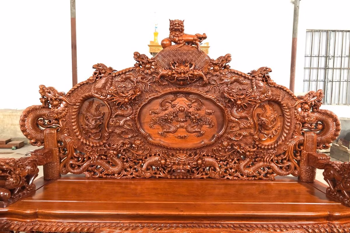 Soi gia nhung bo ban ghe khien “thuong de” vung tien khong tiec tay