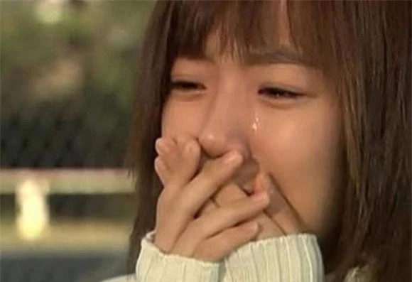 Co gai soc nghe thay cau chuyen cua me chong voi chi dau-Hinh-3