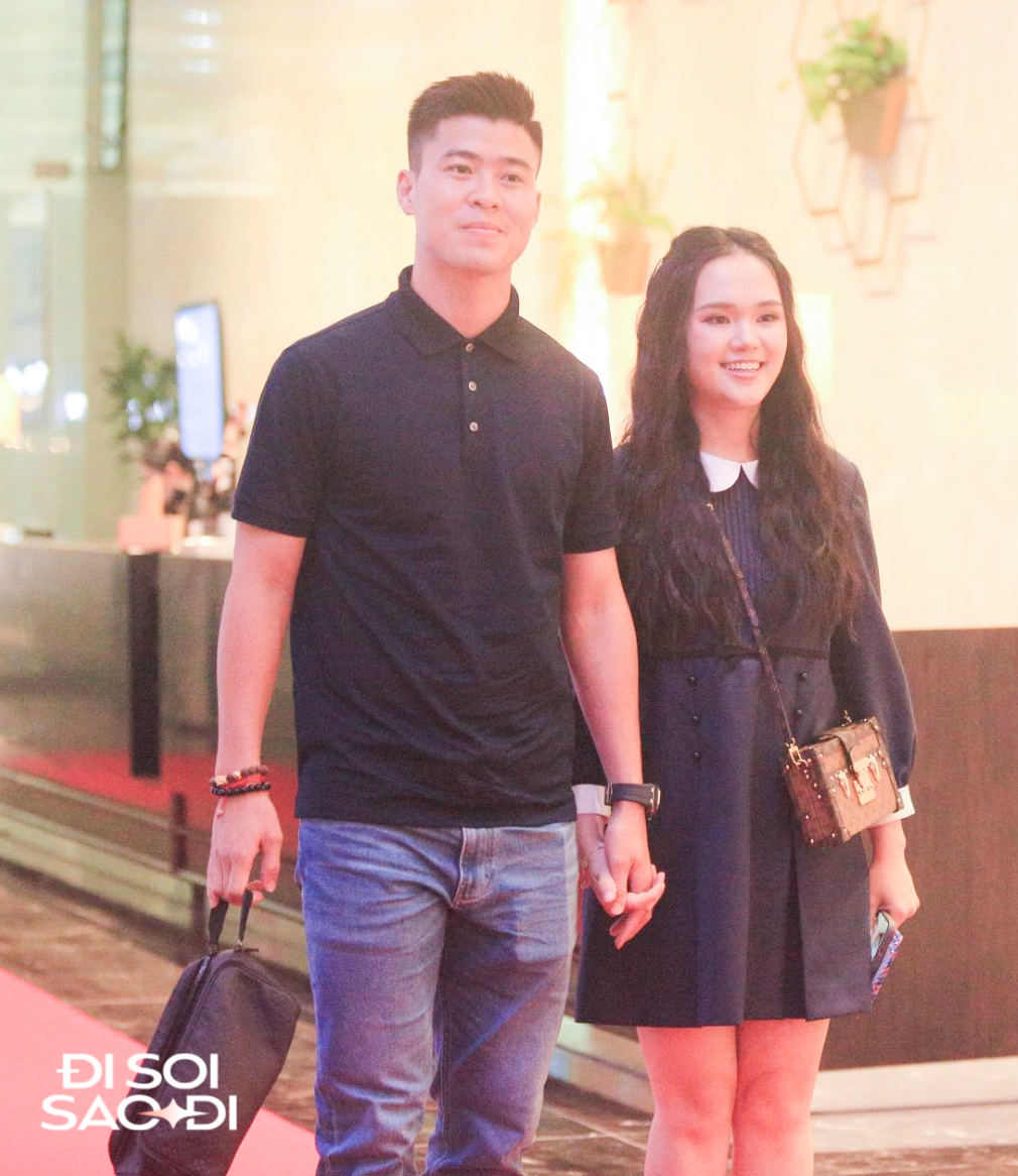 Trong những bức ảnh được đăng tải thời gian gần đây, Quỳnh Anh lựa chọn mặc váy rộng để che khéo cơ thể sau sinh.