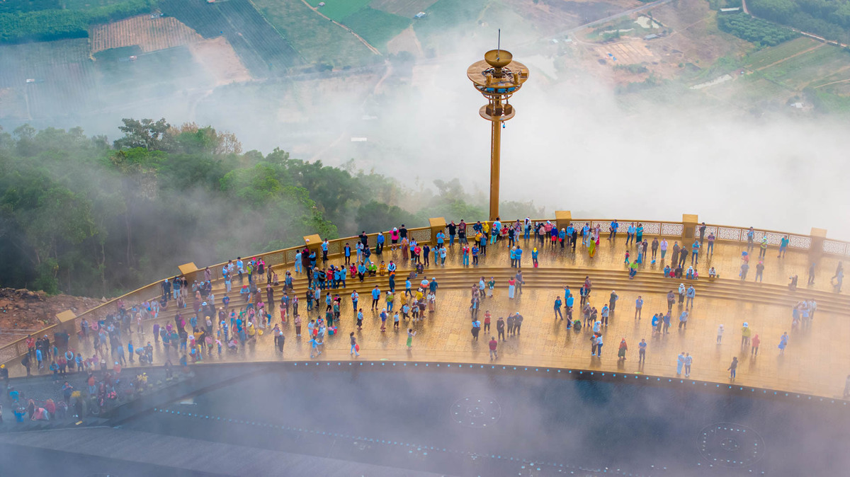 Man nhan bien may trang tran tren Nui Ba Den-Hinh-4