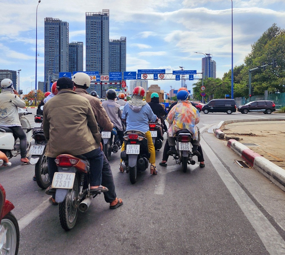 Cac tuyen duong hoa no ruc ro o TP.HCM-Hinh-6