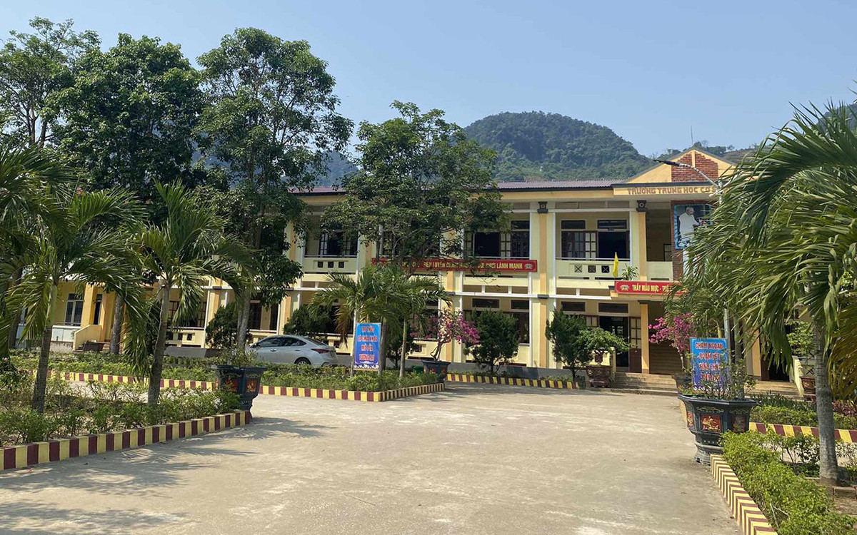 Phong Giao duc noi gi vu nam sinh lop 6 doc viet chua thao?