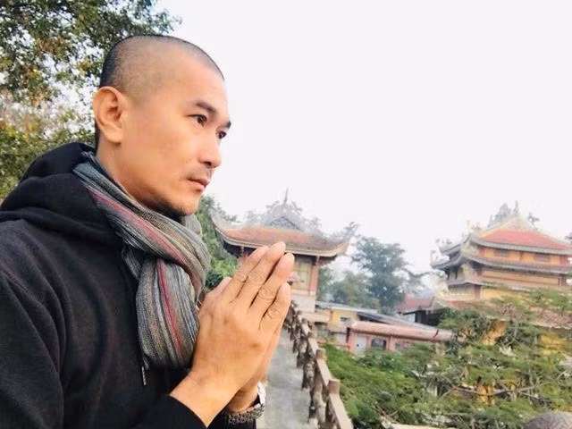 Nhung tin don do khoc, do cuoi trong Showbiz Viet