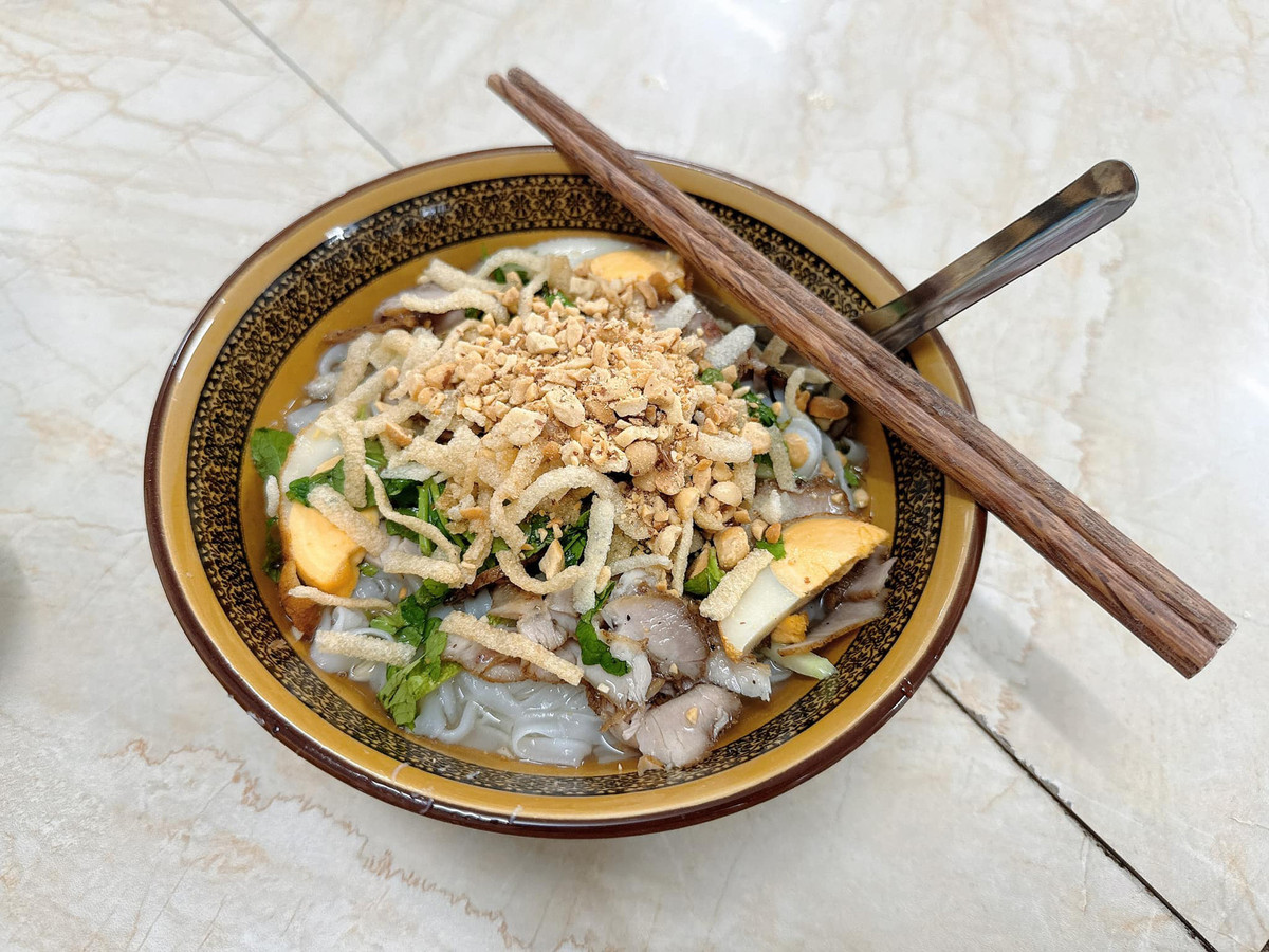 Nguoi me tu lai o to dua con gai phuot khap Ha Giang-Hinh-16