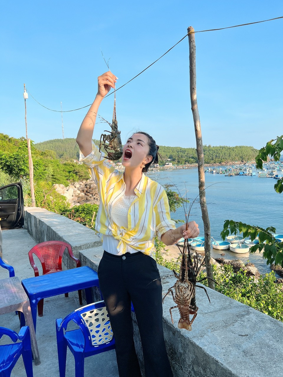 Nguoi me tu lai o to dua con gai phuot khap Ha Giang-Hinh-6