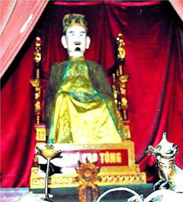 Vi vua dau tien cua nuoc ta viet chieu xin loi dan-Hinh-3