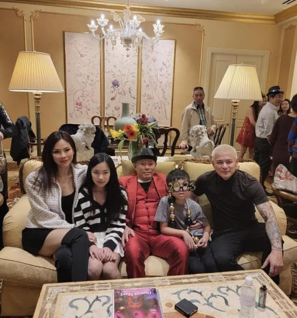 Con dau ty phu Hoang Kieu bi reo ten vao on ao-Hinh-5