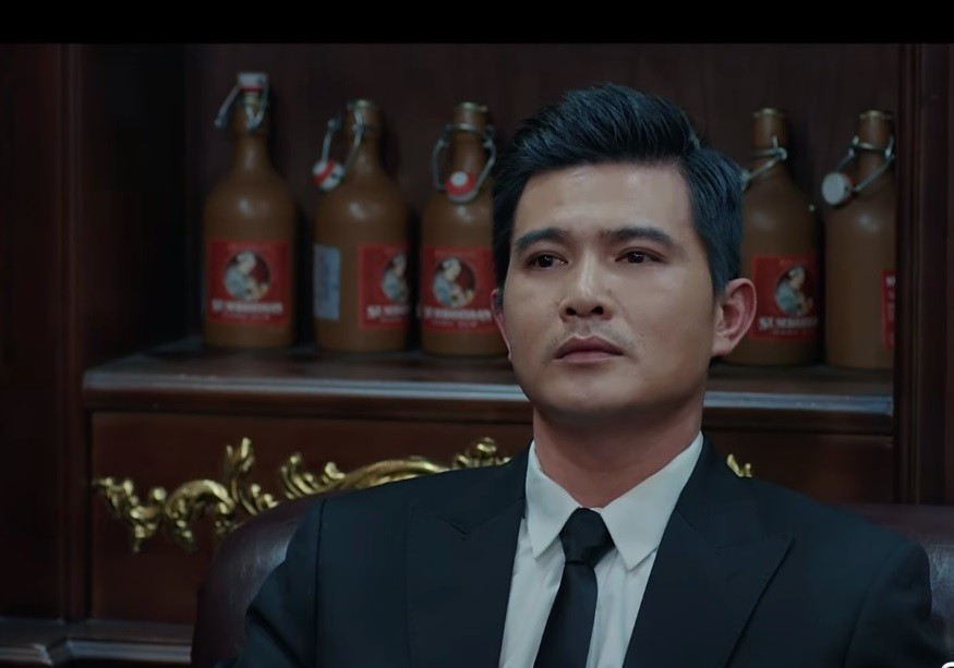 Quang Su noi gi khi khan gia tran vao trang ca nhan mang chui?