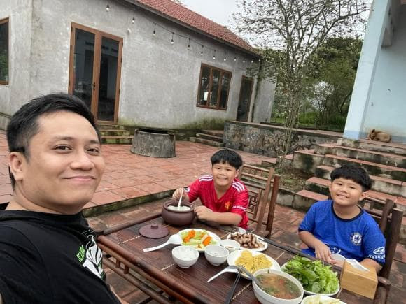 Sau ly hôn, BTV Trung Nghĩa phát tướng khó ai còn nhận ra - Hình 5 Sau ly hon, BTV Trung Nghia phat tuong kho ai con nhan ra-Hinh-5