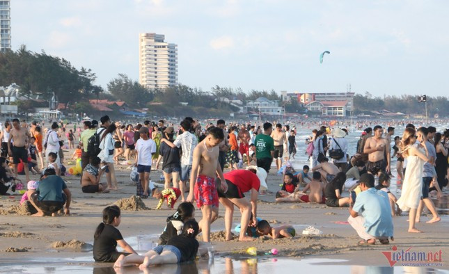Du khach do ve bien Vung Tau giai nhiet ngay cuoi tuan-Hinh-3
