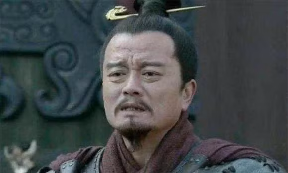 Thoi co dai, nu tu nhan bi lot sach trang phuc khi chat dau-Hinh-4