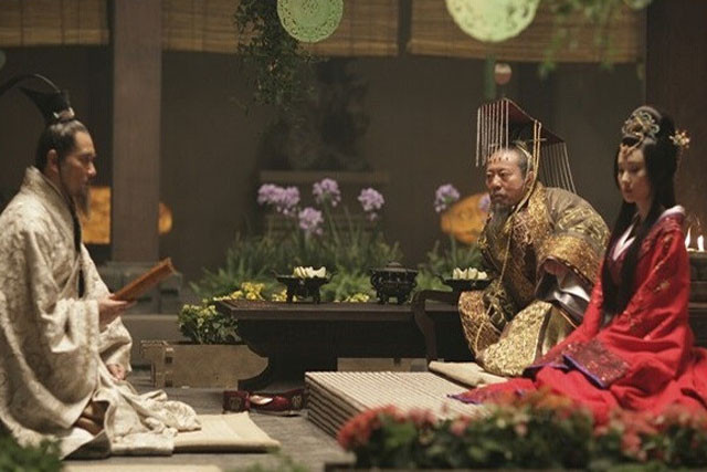 Vi hoang de Trung Quoc cung 2 quan dai than “chia se” 1 my nhan-Hinh-4