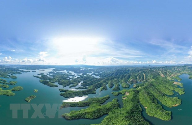 Vườn Quốc gia Tà Đùng - cảnh quan mê hoặc giữa đại ngàn Tây Nguyên Vuon Quoc gia Ta Dung - canh quan me hoac giua dai ngan Tay Nguyen