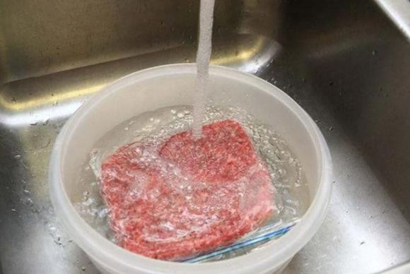 Rua thit bo ngay sau khi mua ve, chuyen gia khuyen khong can thiet-Hinh-3