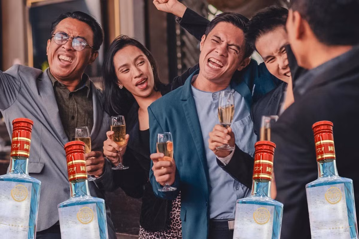 Bị sếp ép đấu rượu, nhân viên cố uống và kết quả bi thảm Bi sep ep dau ruou, nhan vien co uong va ket qua bi tham