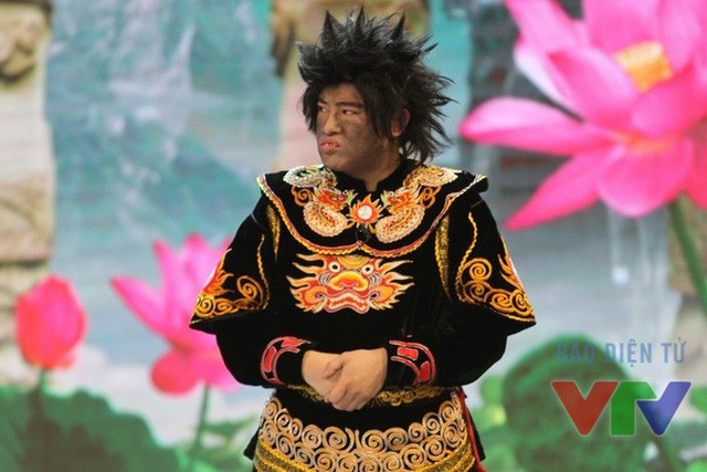 4 ca sĩ, nhạc sĩ nổi tiếng từng thủ vai Thiên Lôi trong Táo Quân - Hình 2 4 ca si, nhac si noi tieng tung thu vai Thien Loi trong Tao Quan-Hinh-2