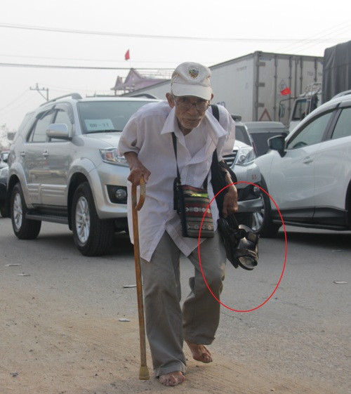 ...19h30 ngày 12/10, cụ Sự đón tàu hỏa vào Quảng Bình để đưa tang Đại tướng. Đến sáng 13/10, cụ đến Quảng Bình...