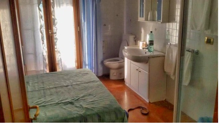 Khi lễ tân khách sạn giới thiệu với tôi phòng nghỉ có không gian tối ưu, khu sinh hoạt và nghỉ ngơi khép kín.