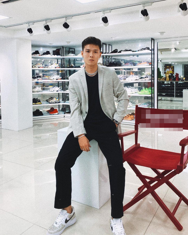 hà có núi đồ hiệu lại trang trí như cửa hàng nên không khó hiểu khi thỉnh thoảng Tâm Nguyễn lại check-in sang chảnh.