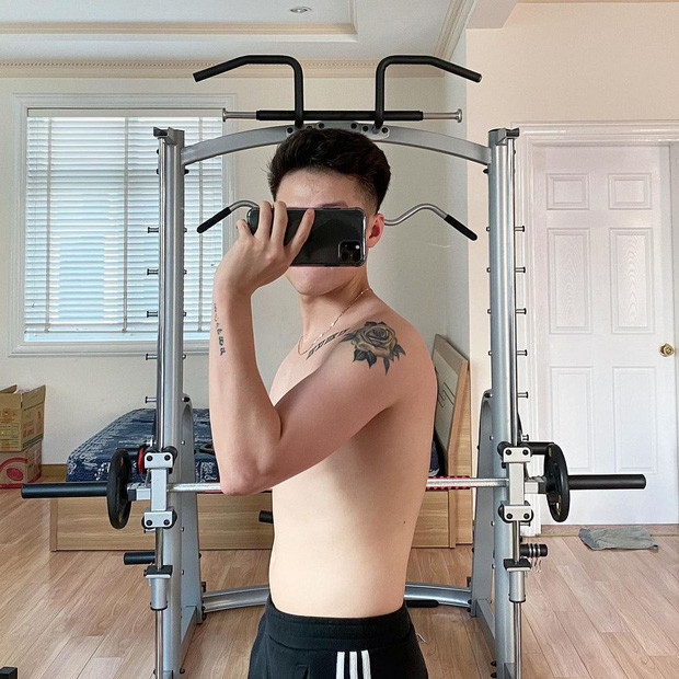 ăn nhà của cặp vợ chồng trẻ còn có phòng tập gym.