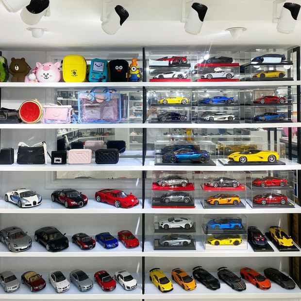 goài mô hình, còn có giày và túi xách đến từ cách thương hiệu đình đám thế giới.