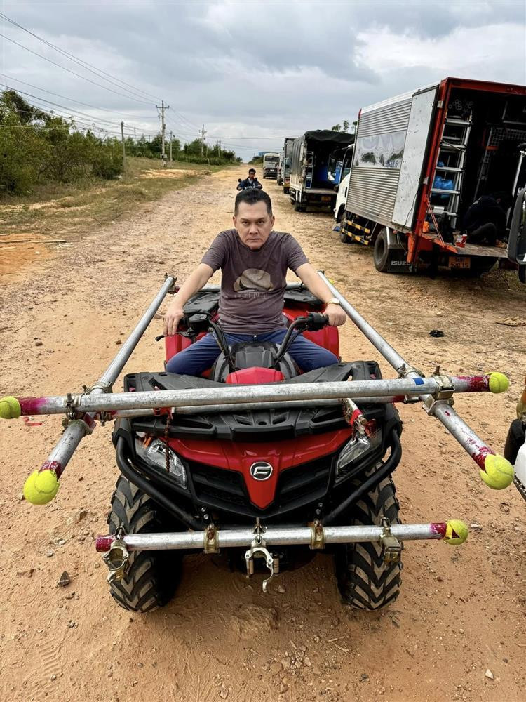 NSƯT Hữu Châu công tử nhà giàu sa cơ, U60 không vợ con - Hình 7 NSUT Huu Chau cong tu nha giau sa co, U60 khong vo con-Hinh-7