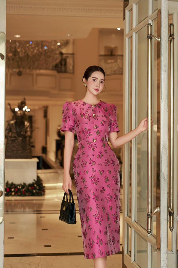 ể có được sắc vóc trẻ đẹp, Phan Minh Huyền (Huyền Lizzie) tự nhận bản thân là người thích vận động và nghiêm túc duy trì chế độ ăn uống để loại bỏ mỡ thừa tích tụ. Nữ diễn viên đến phòng tập gym, tập yoga tại nhà hoặc chạy bộ ngoài trời...