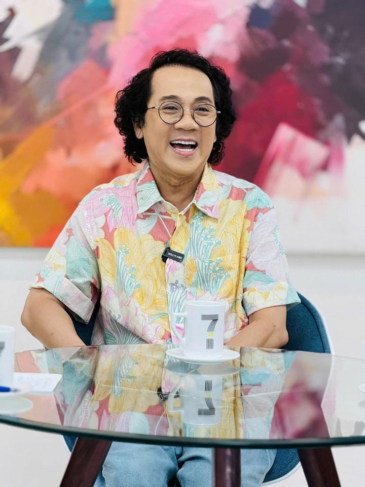 NSƯT Thành Lộc gắn bó với danh xưng "phù thủy sân khấu" nhiều thập kỷ nhờ kho tàng 600 vai diễn từ chính diện đến phản diện, từ người già đến trẻ nhỏ, từ bi đến hài, con người đến muông thú... và cả những tác phẩm mà ông làm đạo diễn.