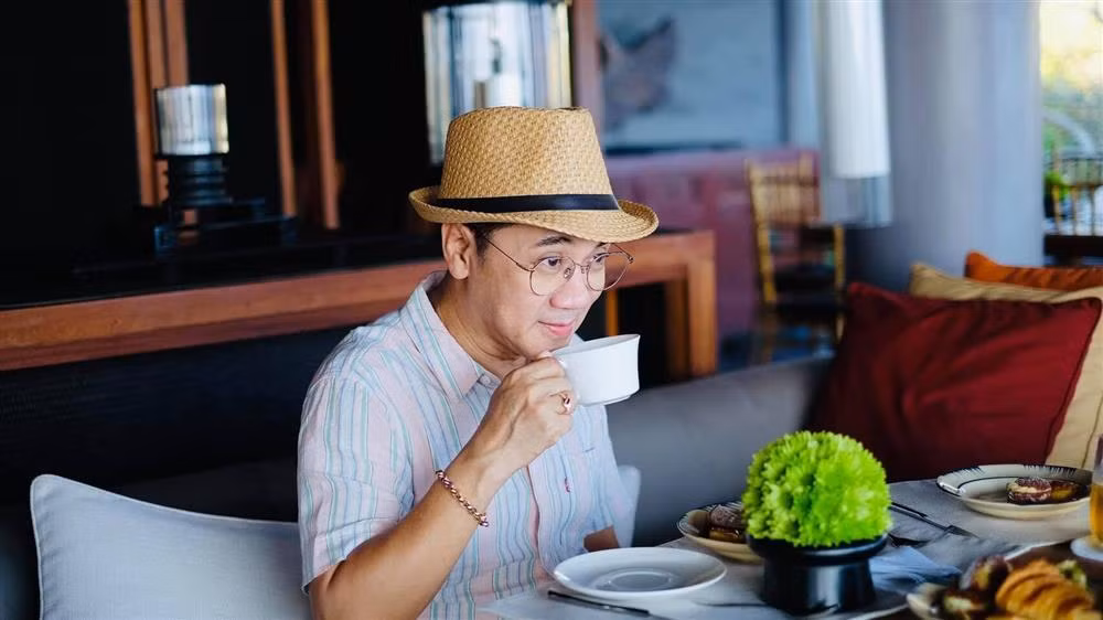 Dù nổi tiếng nhưng Thành Lộc lại chọn cuộc sống độc thân. Nam nghệ sĩ nhiều lần chia sẻ về quyết định này là sự lựa chọn có ý thức, không phải vì hoàn cảnh ép buộc. Cuộc sống độc thân giúp Thành Lộc có nhiều thời gian và tâm trí để theo đuổi đam mê nghệ thuật. Dù không có gia đình riêng, Thành Lộc vẫn sống một cuộc sống đầy ý nghĩa với tình yêu nghề, tình cảm từ đồng nghiệp, học trò và khán giả. Nghệ sĩ cũng bảy tỏ khi nằm xuống sẽ hiến xác cho y học. 