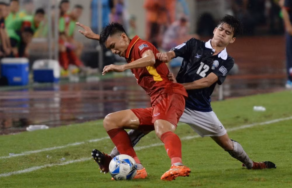 Đoàn Văn Hậu là ngôi sao trẻ được chờ đợi nhất AFF Cup 2018 - Hình 5 Doan Van Hau la ngoi sao tre duoc cho doi nhat AFF Cup 2018-Hinh-5