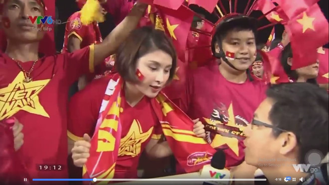 Hình ảnh "thánh dự đoán" tại trận bán kết lượt về AFF Cup 2018. Ảnh cắt từ clip.