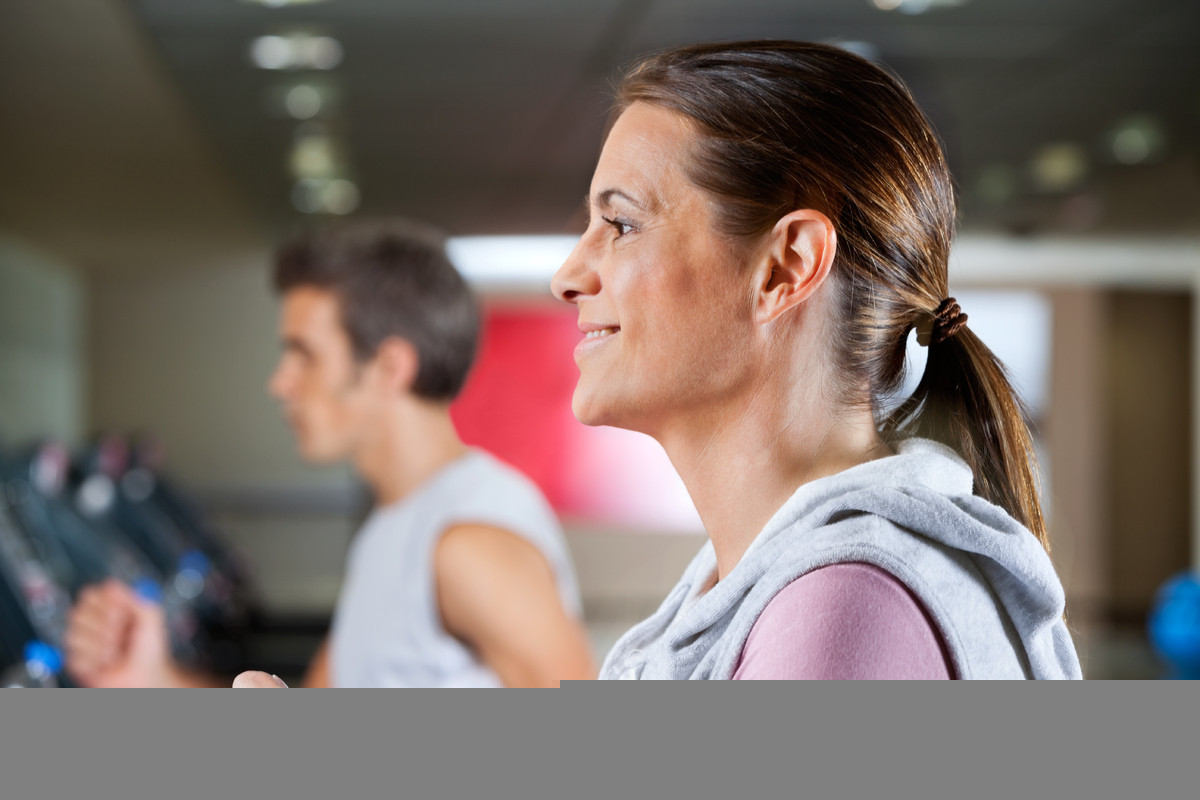 Theo một nghiên cứu được công bố trên tạp chí Nghiên cứu ung thư vú (Mỹ), những phụ nữ có tiền sử gia đình mắc bệnh ung thư vú sẽ có thể giảm 2/4 nguy cơ bị bệnh bằng cách mỗi ngày dành ra ít nhất 20 phút để tập thể dục. Duy trì thói quen này ít nhất 5 lần/tuần, cùng với chế độ ăn uống và sinh hoạt lành mạnh.