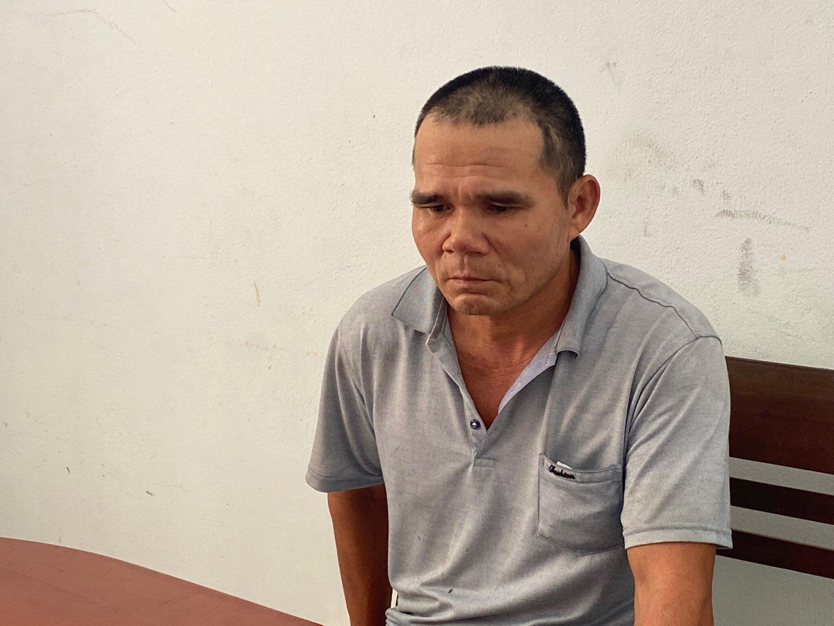 Khoi to ke dung 7 lit xang phong hoa nha hang xom