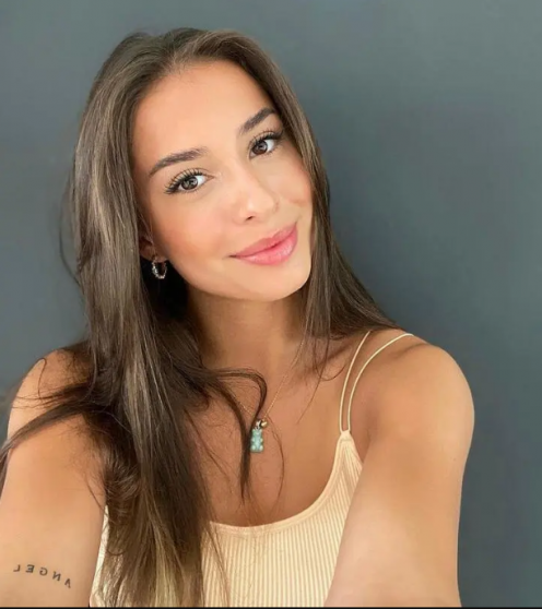 Trước đó, chỉ 2 lần các tay săn ảnh ‘chộp’ được Haaland cung người đẹp 18 tuổi. Đó là vào cuối năm ngoái khi Na Uy không đủ điều kiện dự World Cup 2022, cặp đôi đi nghỉ ở Marbella, Tây Ban Nha, nơi Haaland có một ngôi nhà ở đó.