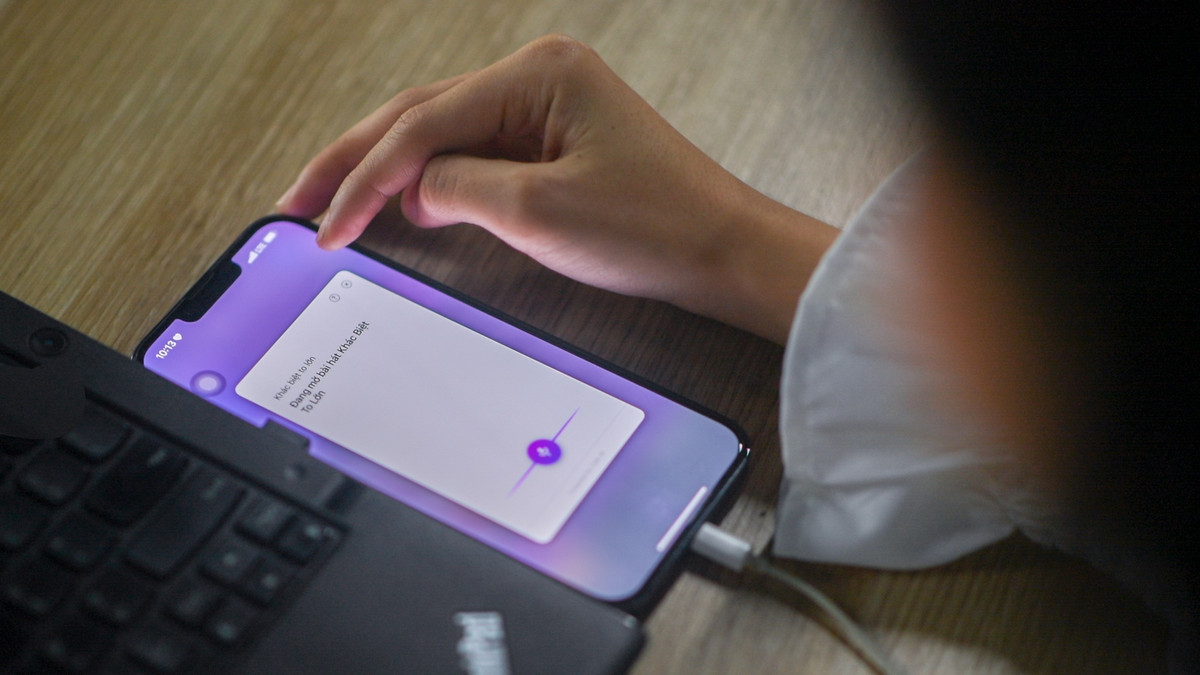 Sử dụng Kiki gần một năm nay, tôi nhận thấy trợ lý này rành tiếng Việt vì có thể nghe, hiểu và thực hiện những yêu cầu rất nhanh. Nhờ đó, tôi tiết kiệm nhiều thời gian hơn, khi đọc sách cũng liền mạch hơn.