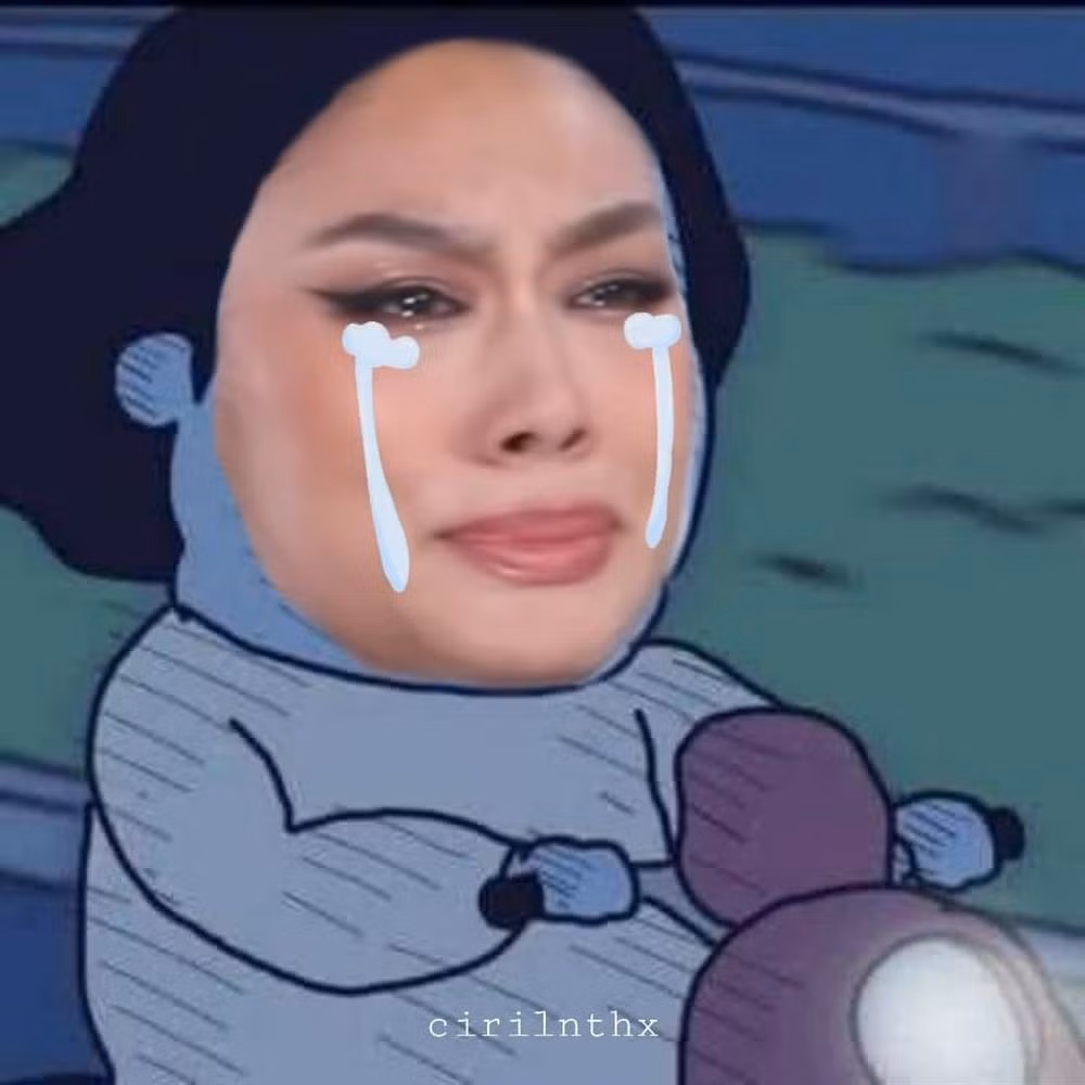 Biểu cảm "muốn gớt nước mắt" của người đẹp 9X.