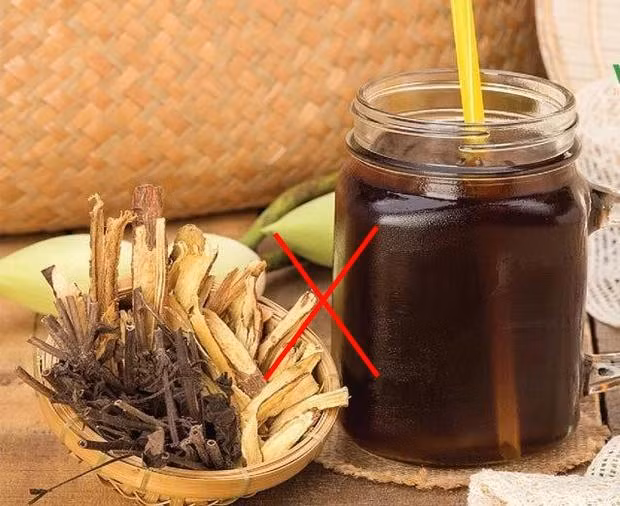 4 dai ky khi uong nhan tran nhieu nguoi cu uong vo tu khong biet-Hinh-2