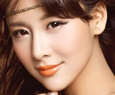  Sống mũi cao. Mũi tượng trưng cho sự giàu có, sự nghiệp của một người. Nếu người nào sở hữu sống mũi cao thì đa số đều có vận trình sự nghiệp rực rỡ, tài lộc dồi dào.