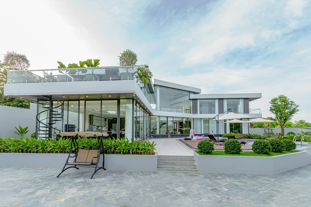 10 nam ngay cuoi, chong tang vo can villa tren doi-Hinh-7